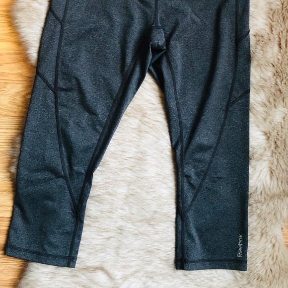 Grey Reebok Workout Capris Size Small - Picture 2 of 5
